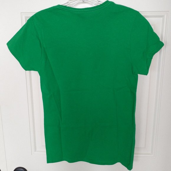 St. Patrick's Day themed Women's size Small t-shirt like new and NWT socks - Picture 5 of 8